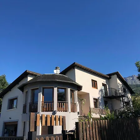 Les Apparts de la Tourronde Chorges Extérieur photo